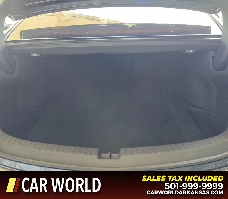 Acura TLX Vehicle Full-screen Gallery Image 13