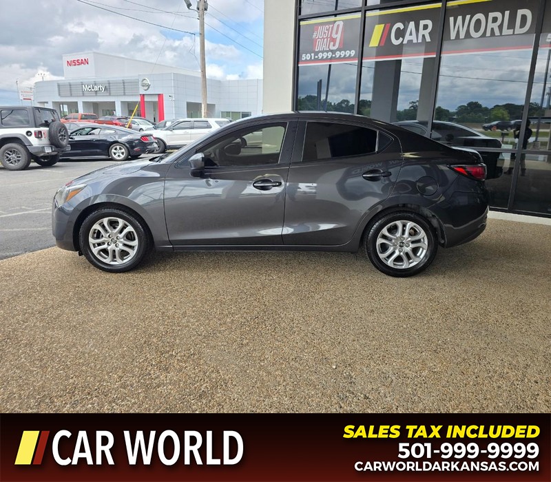 Scion iA Vehicle Full-screen Gallery Image 3