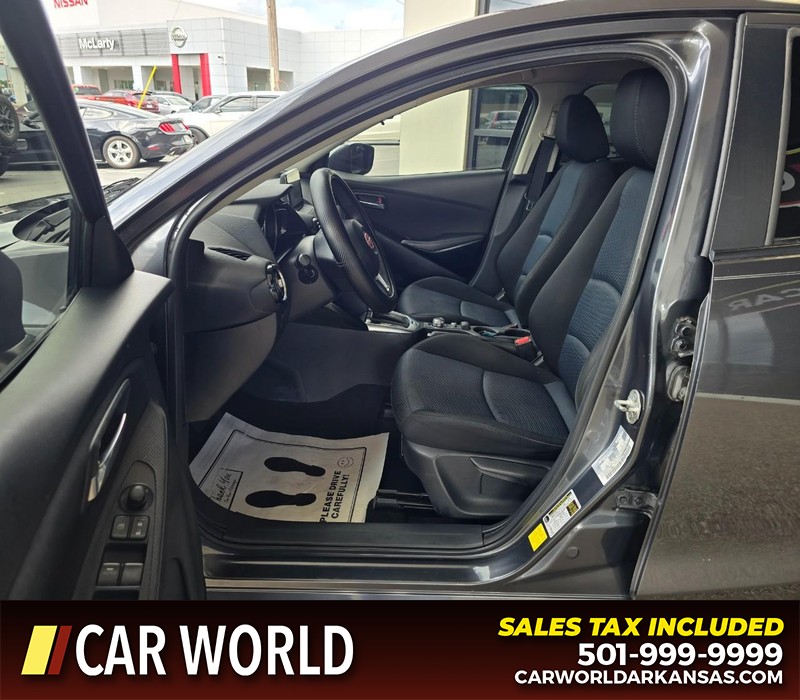 Scion iA Vehicle Full-screen Gallery Image 12