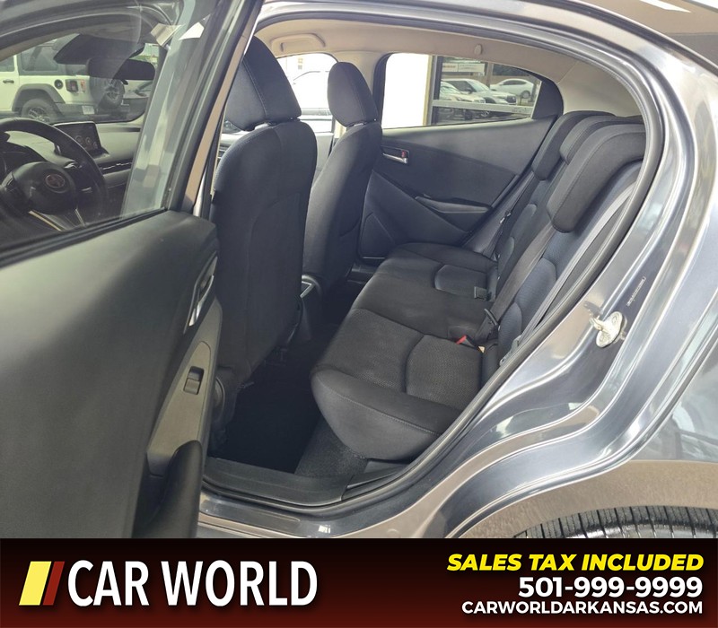 Scion iA Vehicle Full-screen Gallery Image 14