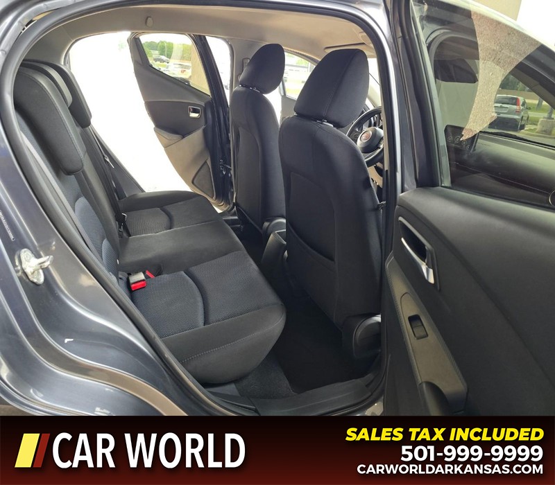 Scion iA Vehicle Full-screen Gallery Image 16