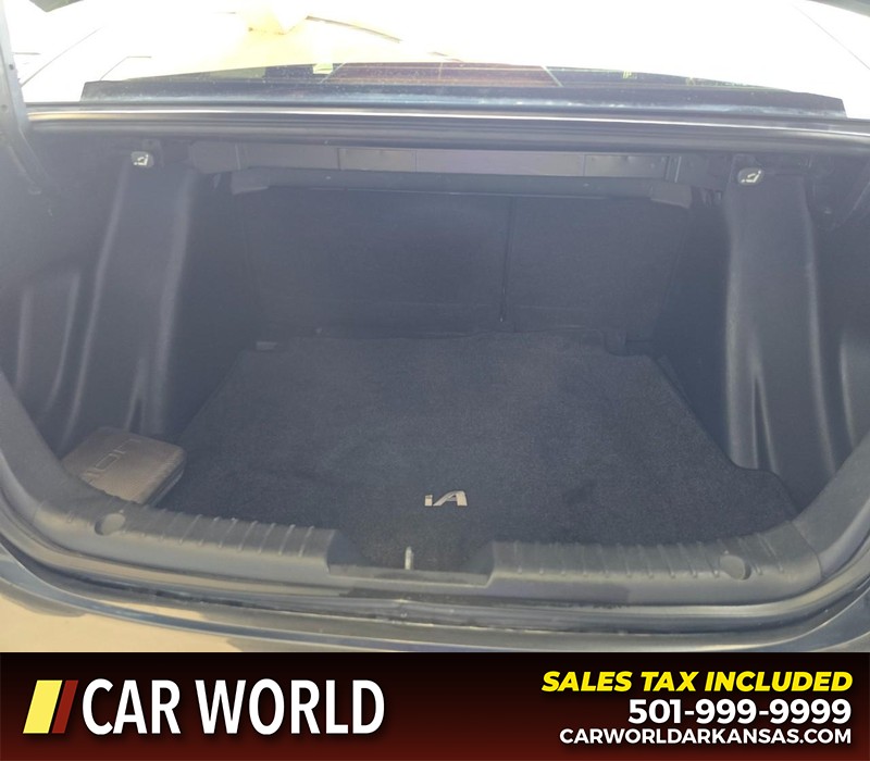 Scion iA Vehicle Full-screen Gallery Image 17