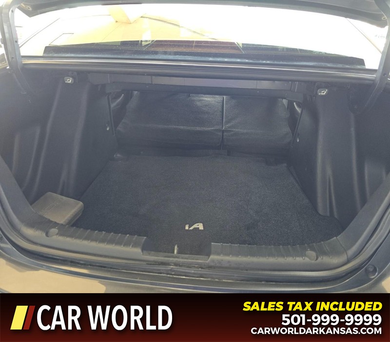Scion iA Vehicle Full-screen Gallery Image 18