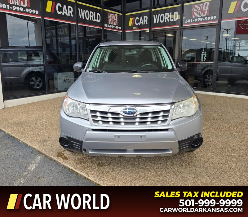 Subaru Forester Vehicle Full-screen Gallery Image 2