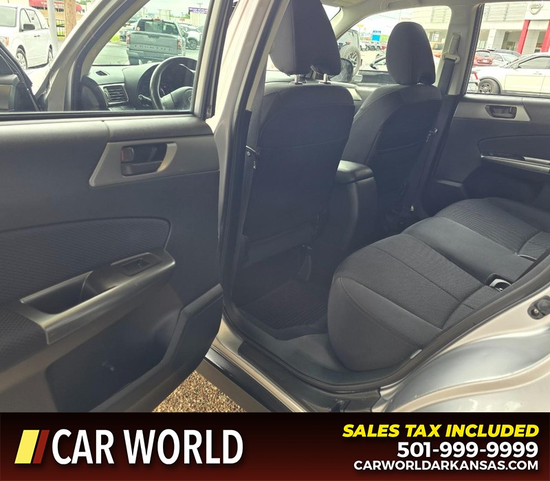 Subaru Forester Vehicle Full-screen Gallery Image 9
