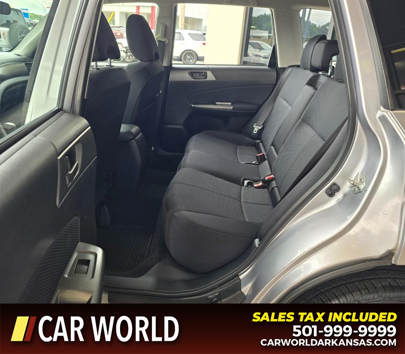 Subaru Forester Vehicle Full-screen Gallery Image 10