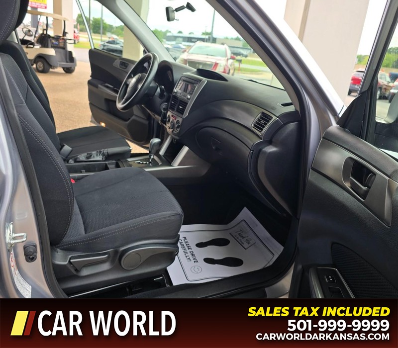 Subaru Forester Vehicle Full-screen Gallery Image 11