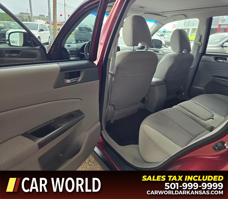 Subaru Forester Vehicle Full-screen Gallery Image 9