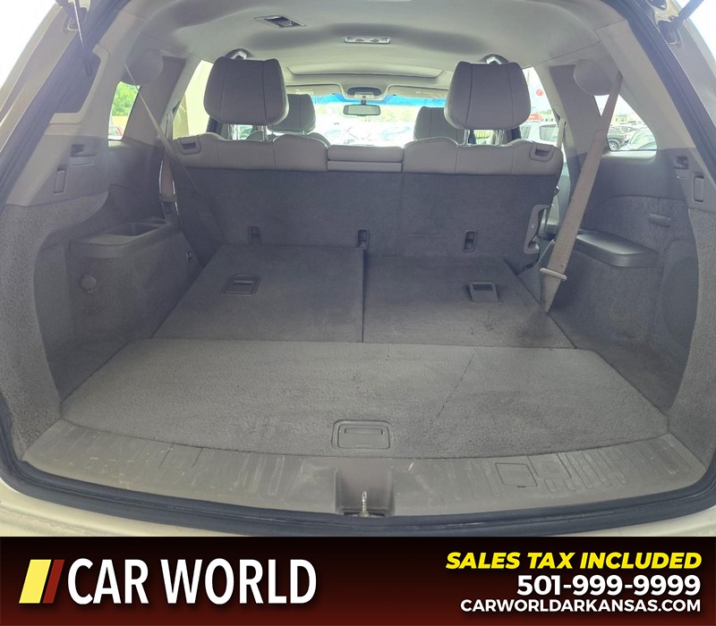 Acura MDX Vehicle Full-screen Gallery Image 16