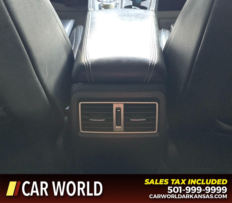 Nissan Maxima Vehicle Full-screen Gallery Image 19