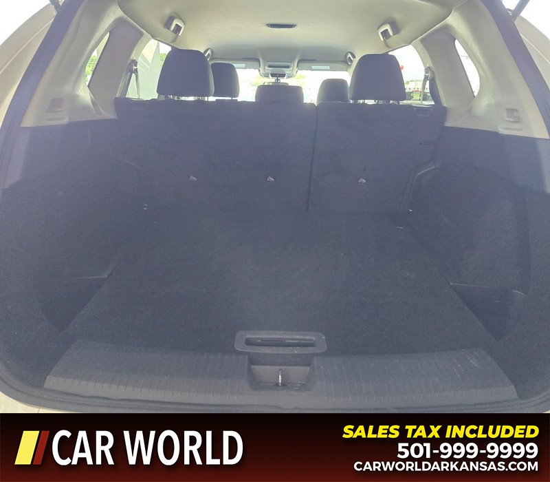 Nissan Rogue Vehicle Full-screen Gallery Image 13