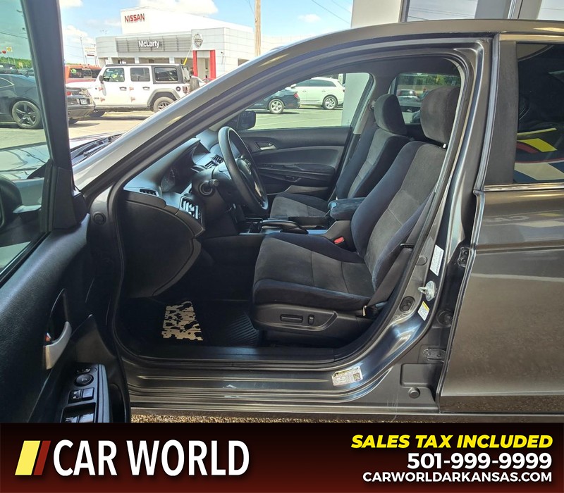 Honda Accord Sedan Vehicle Full-screen Gallery Image 8