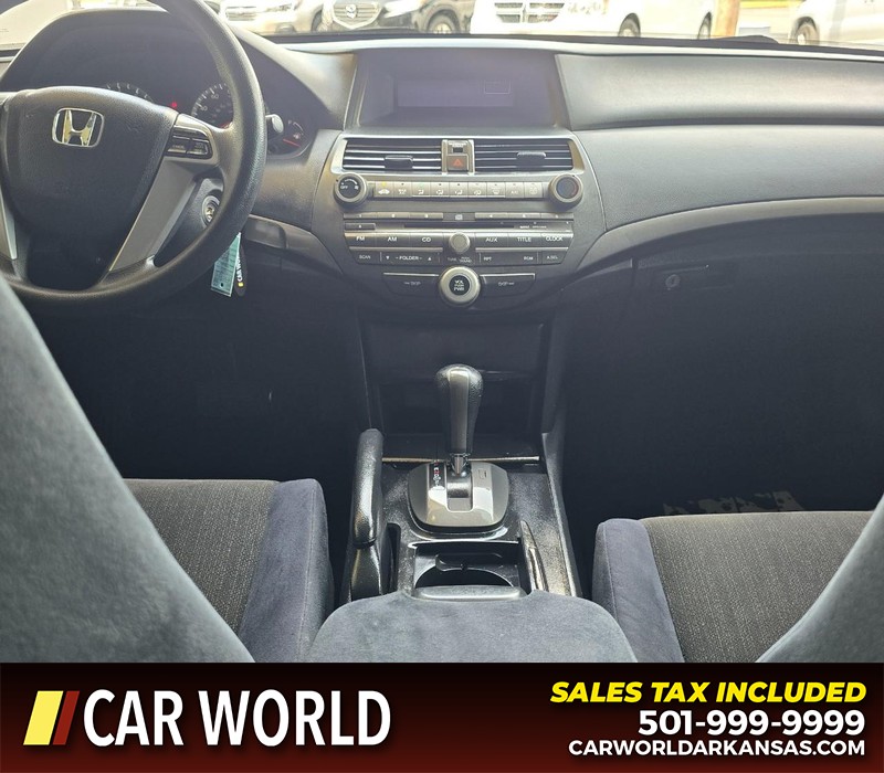 Honda Accord Sedan Vehicle Full-screen Gallery Image 18