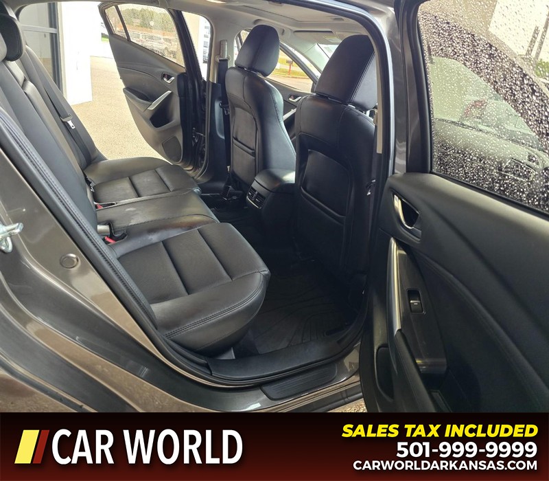 Mazda MAZDA6 Vehicle Full-screen Gallery Image 12