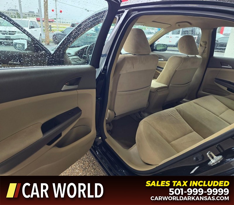 Honda Accord Sedan Vehicle Full-screen Gallery Image 9