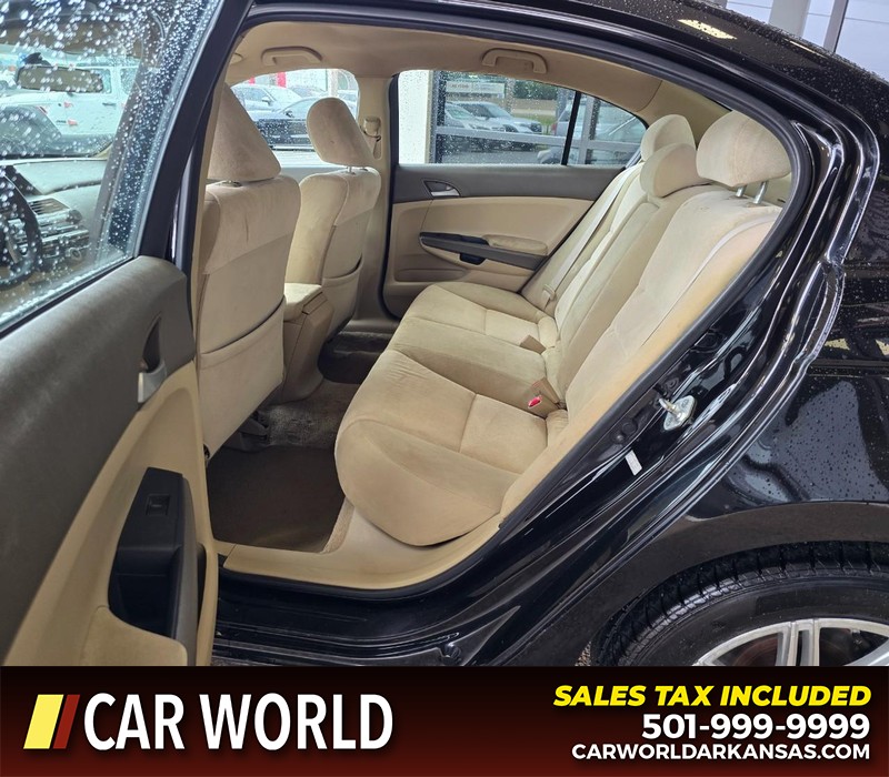 Honda Accord Sedan Vehicle Full-screen Gallery Image 10