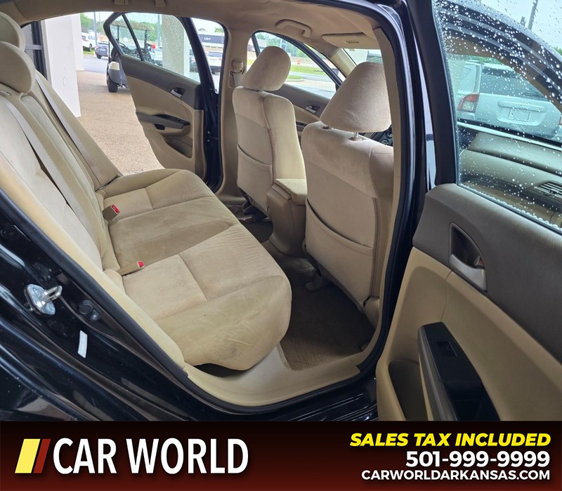 Honda Accord Sedan Vehicle Full-screen Gallery Image 12