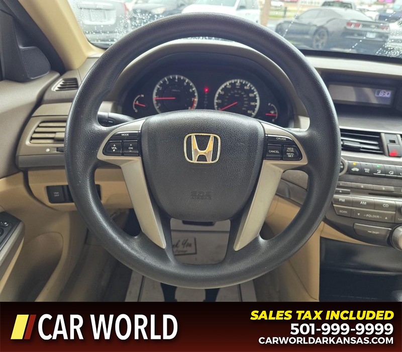 Honda Accord Sedan Vehicle Full-screen Gallery Image 14