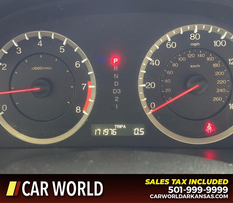 Honda Accord Sedan Vehicle Full-screen Gallery Image 15