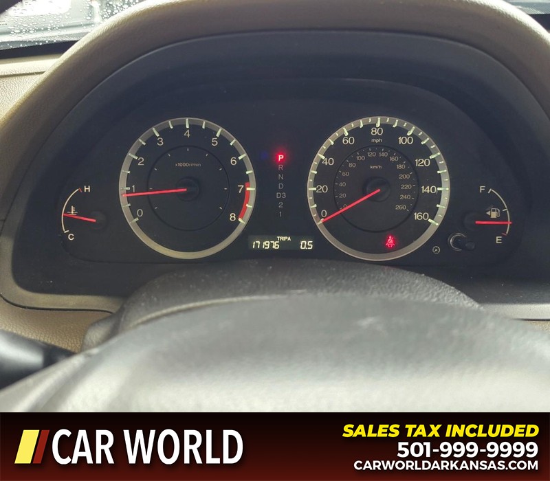 Honda Accord Sedan Vehicle Full-screen Gallery Image 16