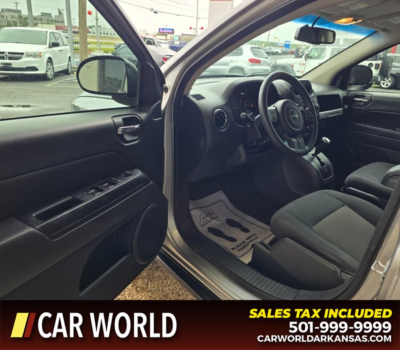 Jeep Compass Vehicle Full-screen Gallery Image 7