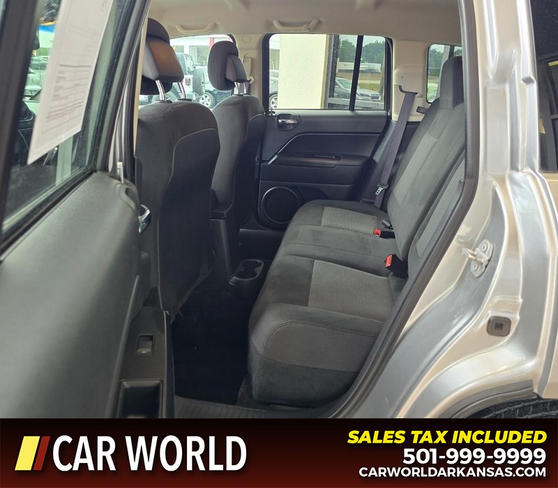 Jeep Compass Vehicle Full-screen Gallery Image 10