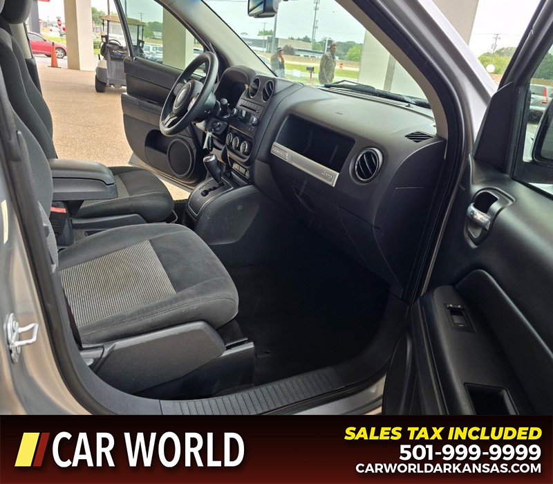 Jeep Compass Vehicle Full-screen Gallery Image 11