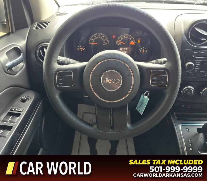 Jeep Compass Vehicle Full-screen Gallery Image 15