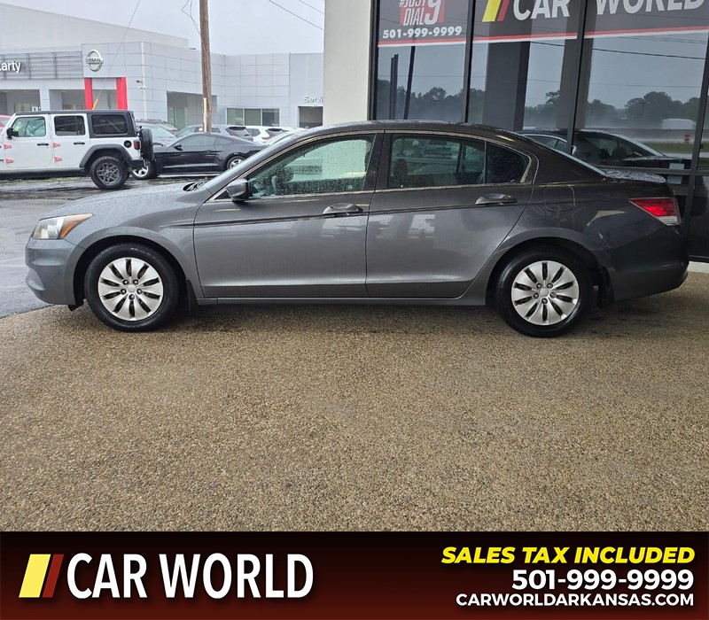 Honda Accord Sedan Vehicle Full-screen Gallery Image 4