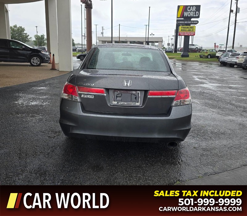 Honda Accord Sedan Vehicle Full-screen Gallery Image 5