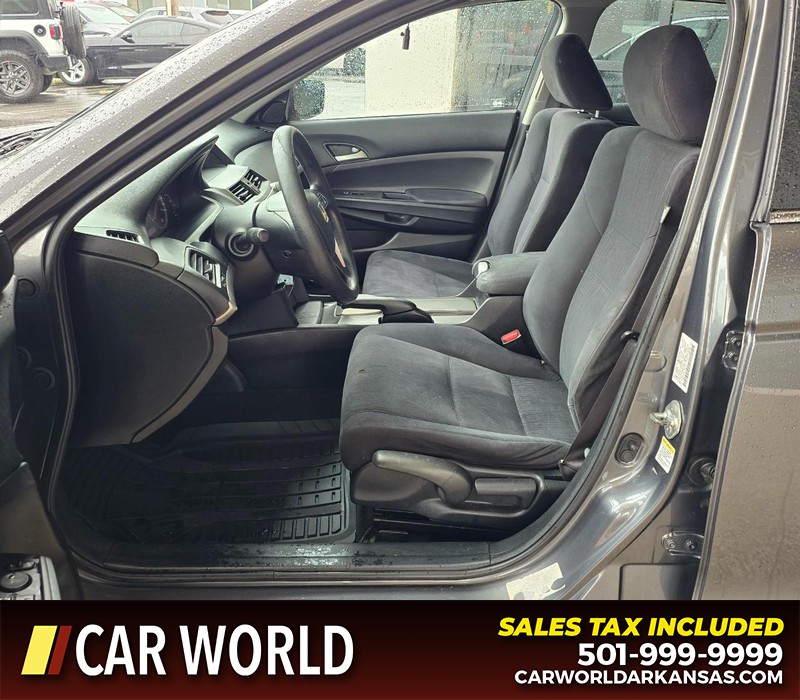 Honda Accord Sedan Vehicle Full-screen Gallery Image 8