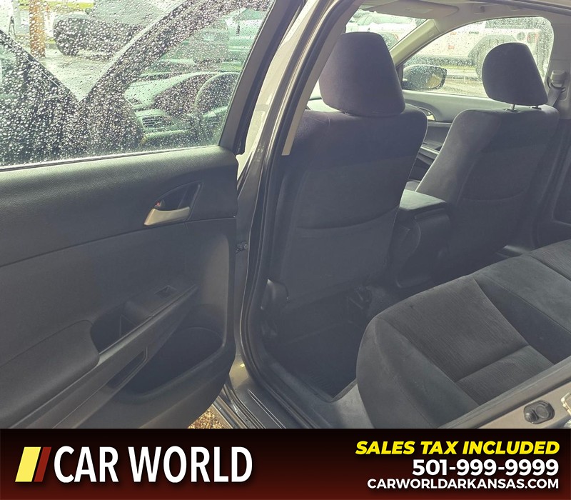 Honda Accord Sedan Vehicle Full-screen Gallery Image 9