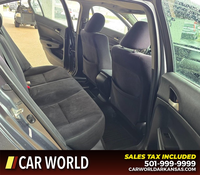 Honda Accord Sedan Vehicle Full-screen Gallery Image 12