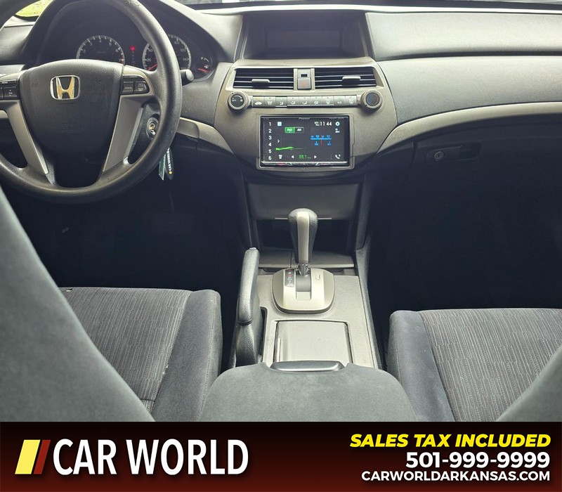 Honda Accord Sedan Vehicle Full-screen Gallery Image 17