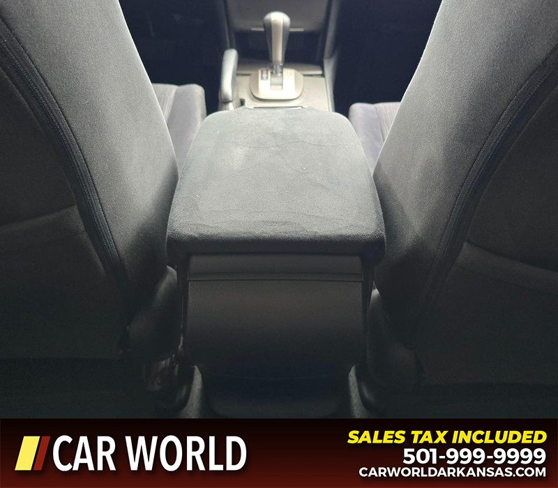 Honda Accord Sedan Vehicle Full-screen Gallery Image 18