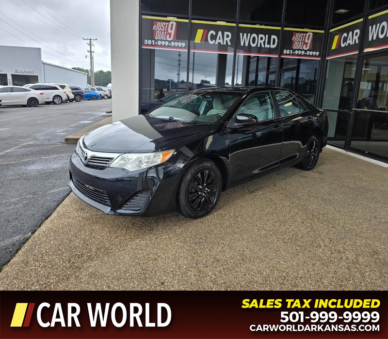 Toyota Camry Vehicle Full-screen Gallery Image 3