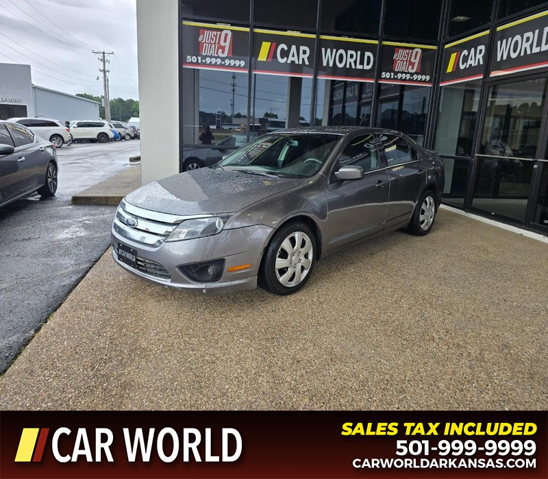 Ford Fusion Vehicle Full-screen Gallery Image 3