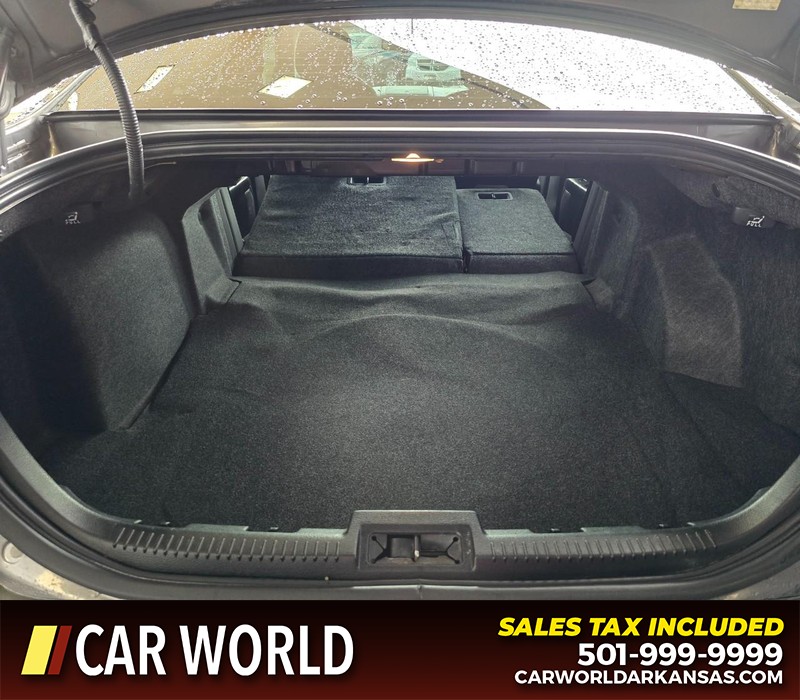 Ford Fusion Vehicle Full-screen Gallery Image 14