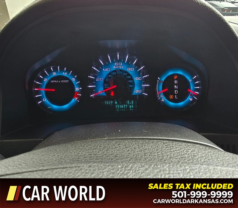 Ford Fusion Vehicle Full-screen Gallery Image 17
