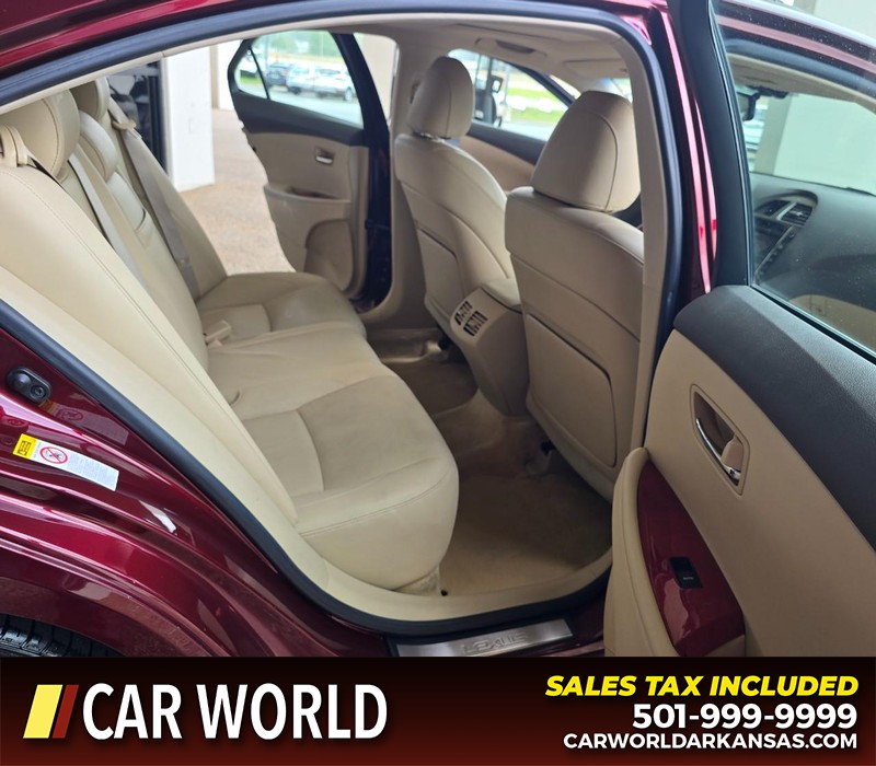 Lexus ES 350 Vehicle Full-screen Gallery Image 13