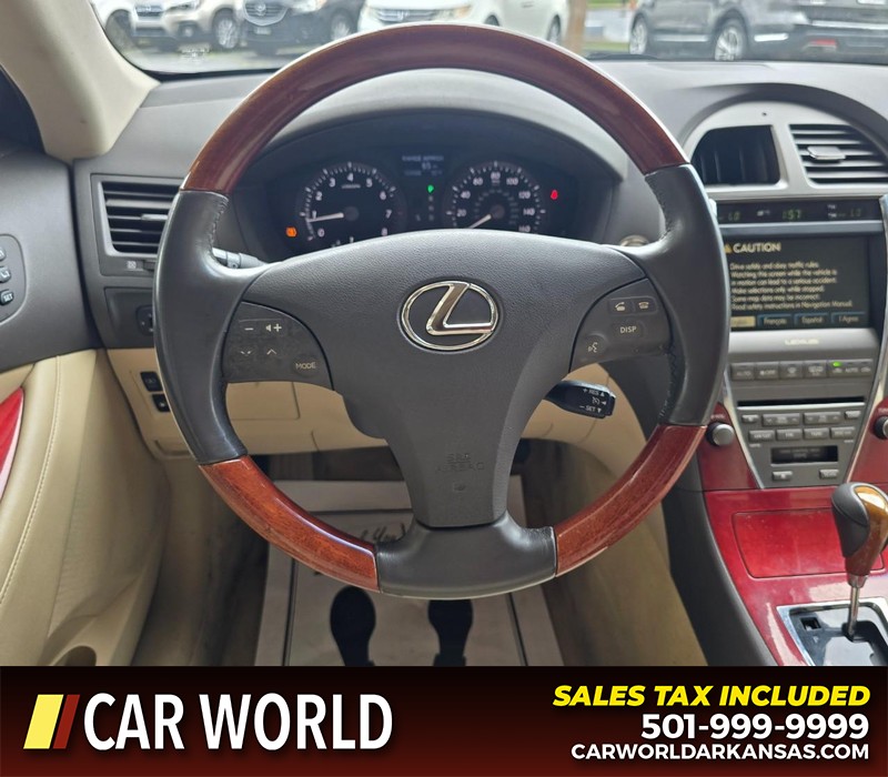 Lexus ES 350 Vehicle Full-screen Gallery Image 15