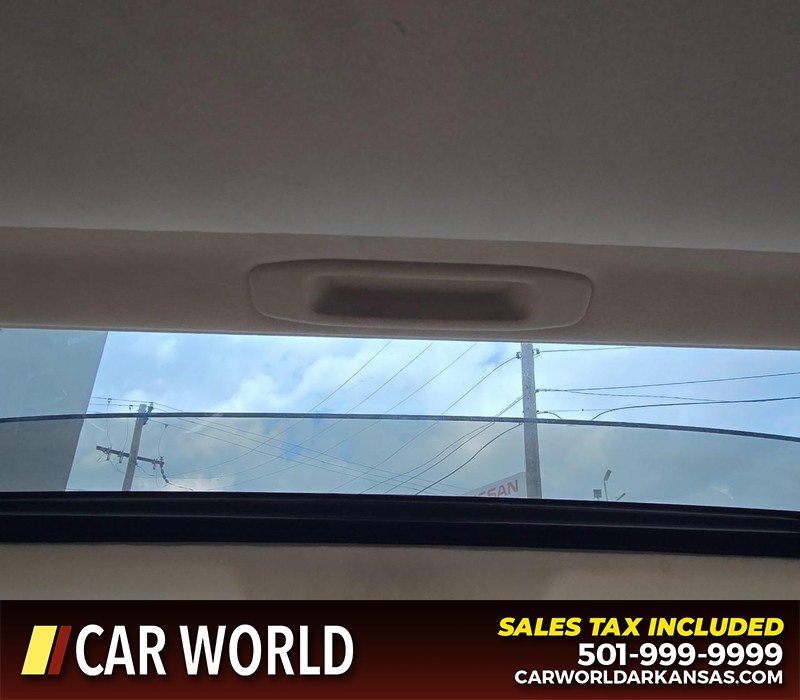 Lexus ES 350 Vehicle Full-screen Gallery Image 20