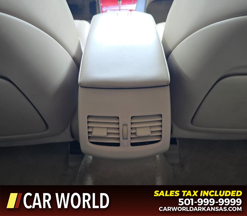 Lexus ES 350 Vehicle Full-screen Gallery Image 21