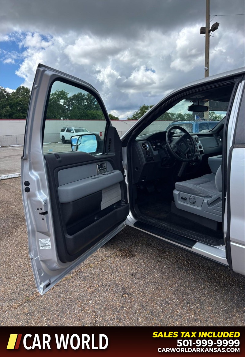 Ford F-150 Vehicle Full-screen Gallery Image 10