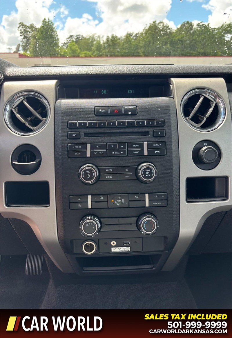 Ford F-150 Vehicle Full-screen Gallery Image 16