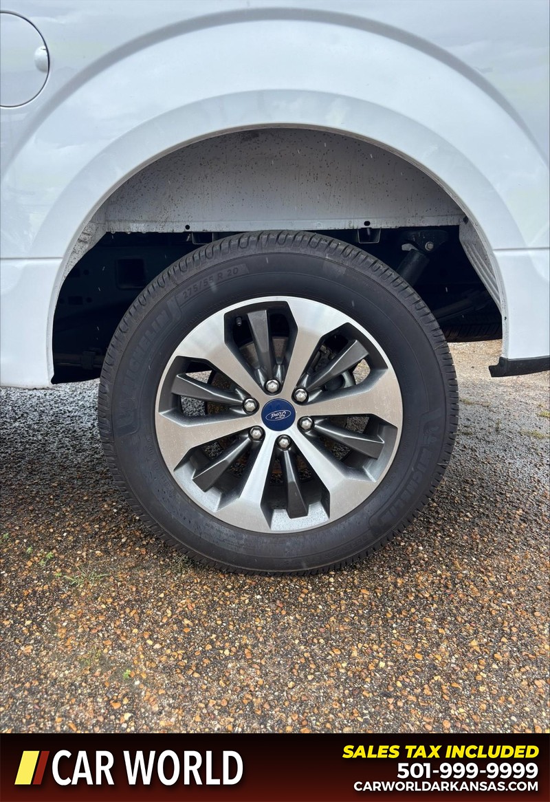Ford F-150 Vehicle Full-screen Gallery Image 10
