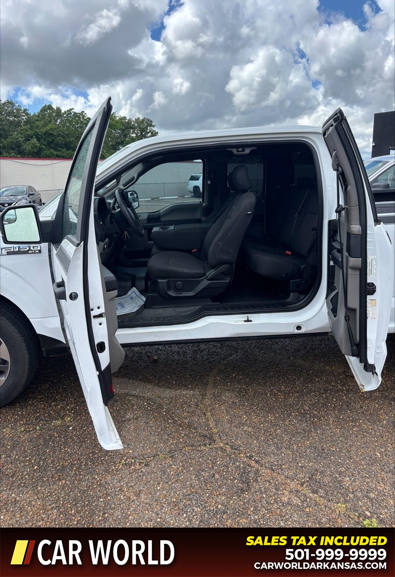 Ford F-150 Vehicle Full-screen Gallery Image 13