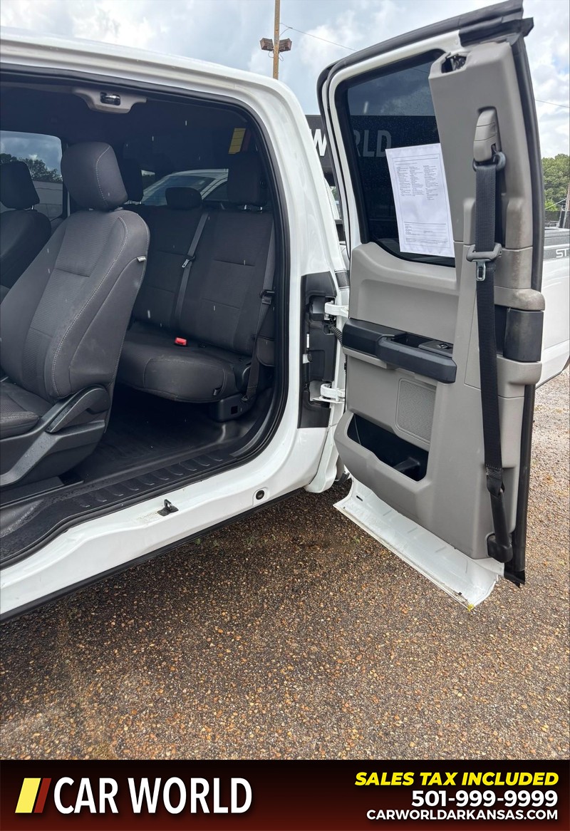 Ford F-150 Vehicle Full-screen Gallery Image 14