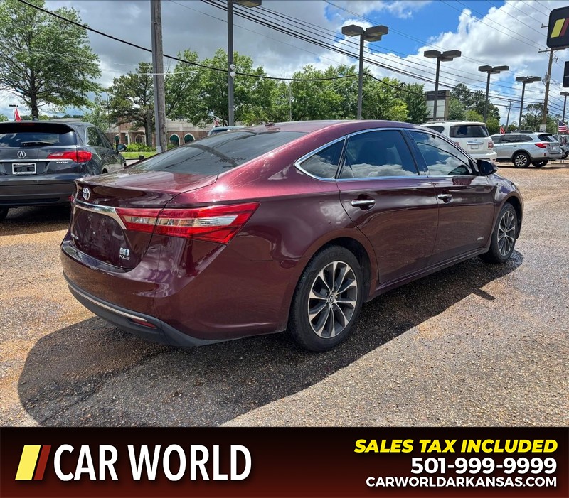 Toyota Avalon Vehicle Full-screen Gallery Image 3