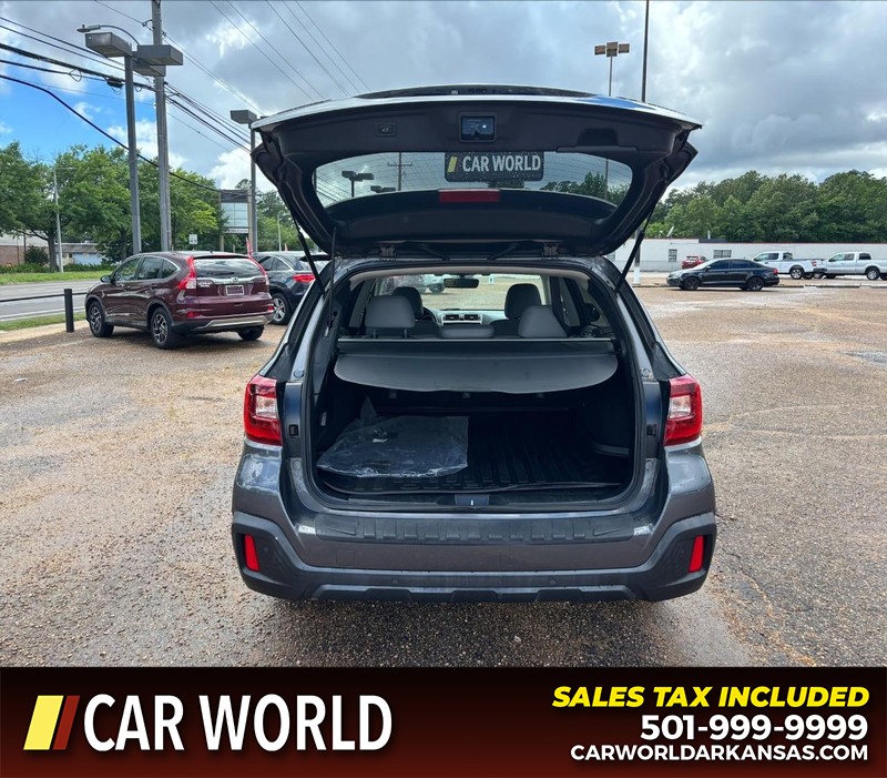 Subaru Outback Vehicle Full-screen Gallery Image 5